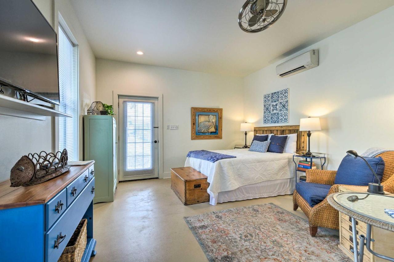 Appartement Old Town Getaway, Walk To Shopping, Dining, And Bay! à Bay St. Louis Extérieur photo