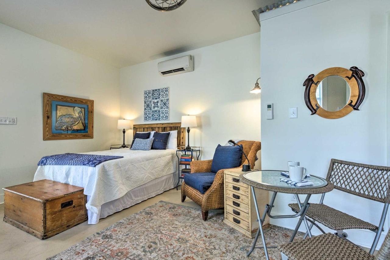 Appartement Old Town Getaway, Walk To Shopping, Dining, And Bay! à Bay St. Louis Extérieur photo